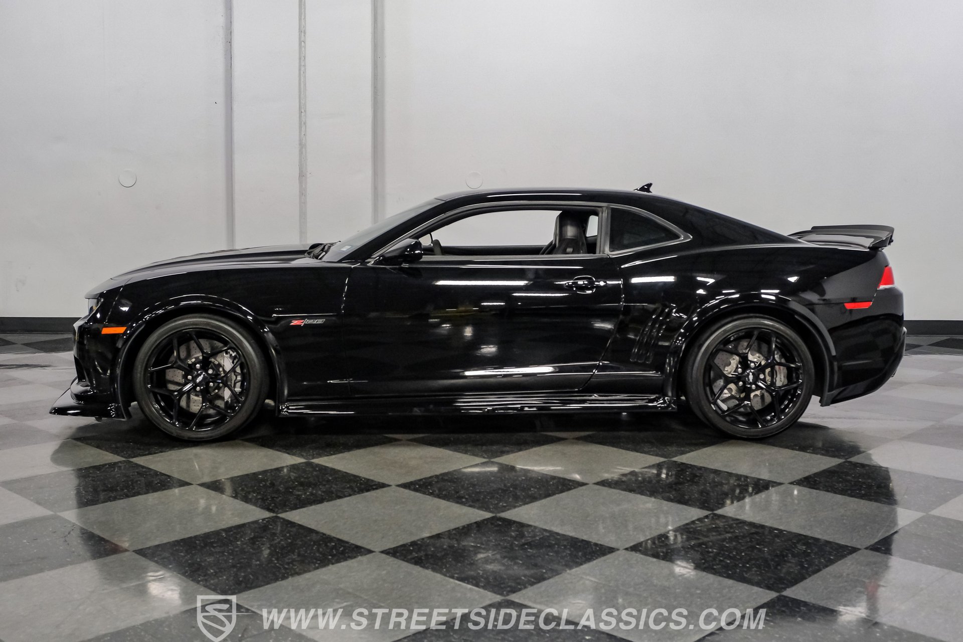 Used 2015 Chevrolet Camaro Z/28 RWD image 7