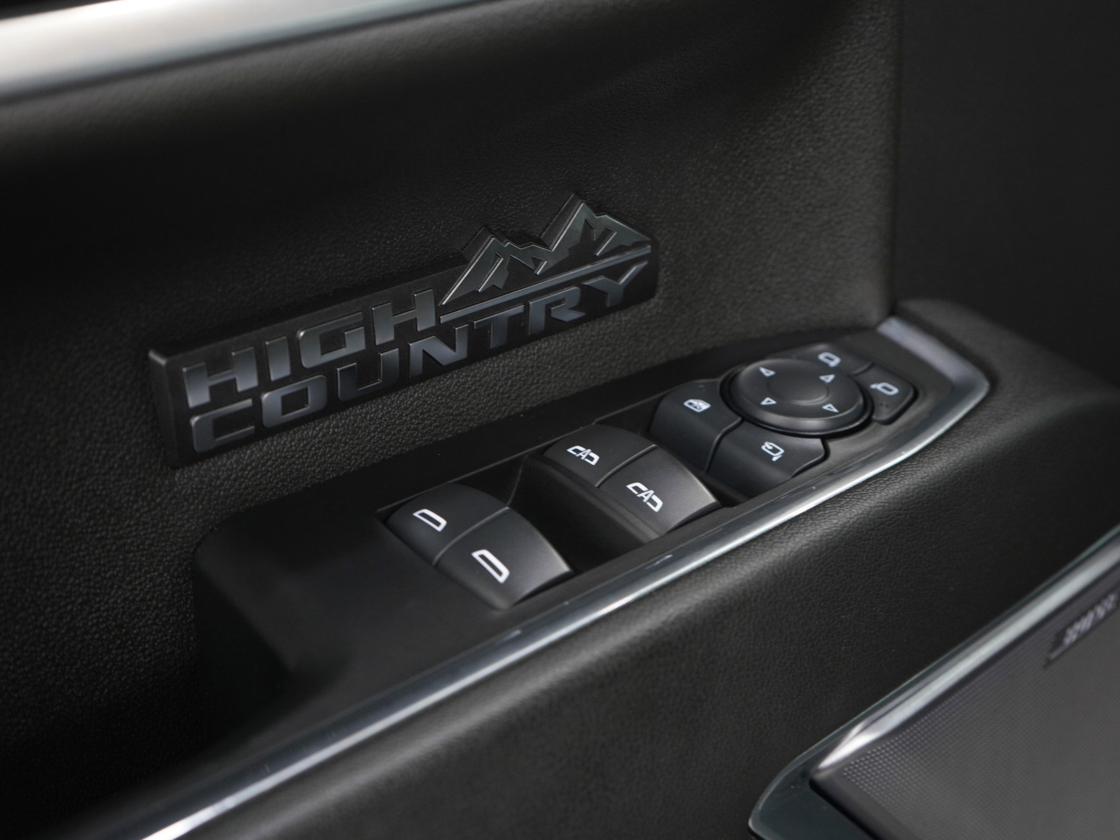 Used 2024 Chevrolet Silverado 1500 High Country image 22