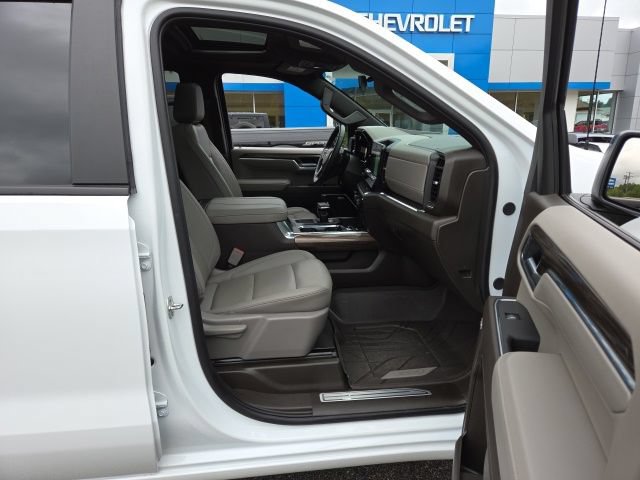 Used 2025 Chevrolet Silverado 1500 LT Trail Boss w/ Convenience Package II AWD/4WD image 62