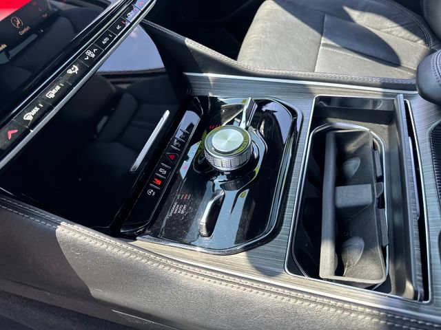 Used 2024 Jeep Wagoneer Series III AWD/4WD image 19