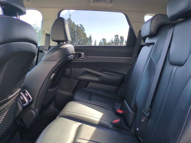 Used 2024 Kia Sorento S AWD/4WD image 15