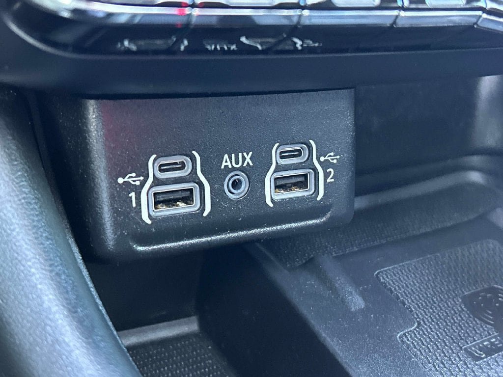 Used 2022 Dodge Durango R/T w/ Tow 'N Go Package AWD/4WD image 30