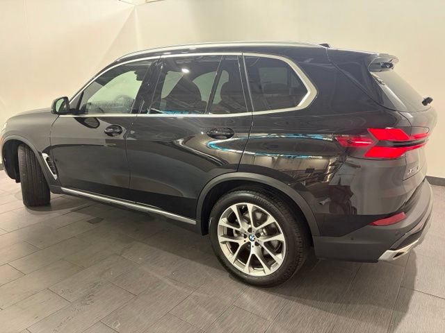 Used 2024 BMW X5 xDrive40i w/ Premium Package AWD/4WD image 3