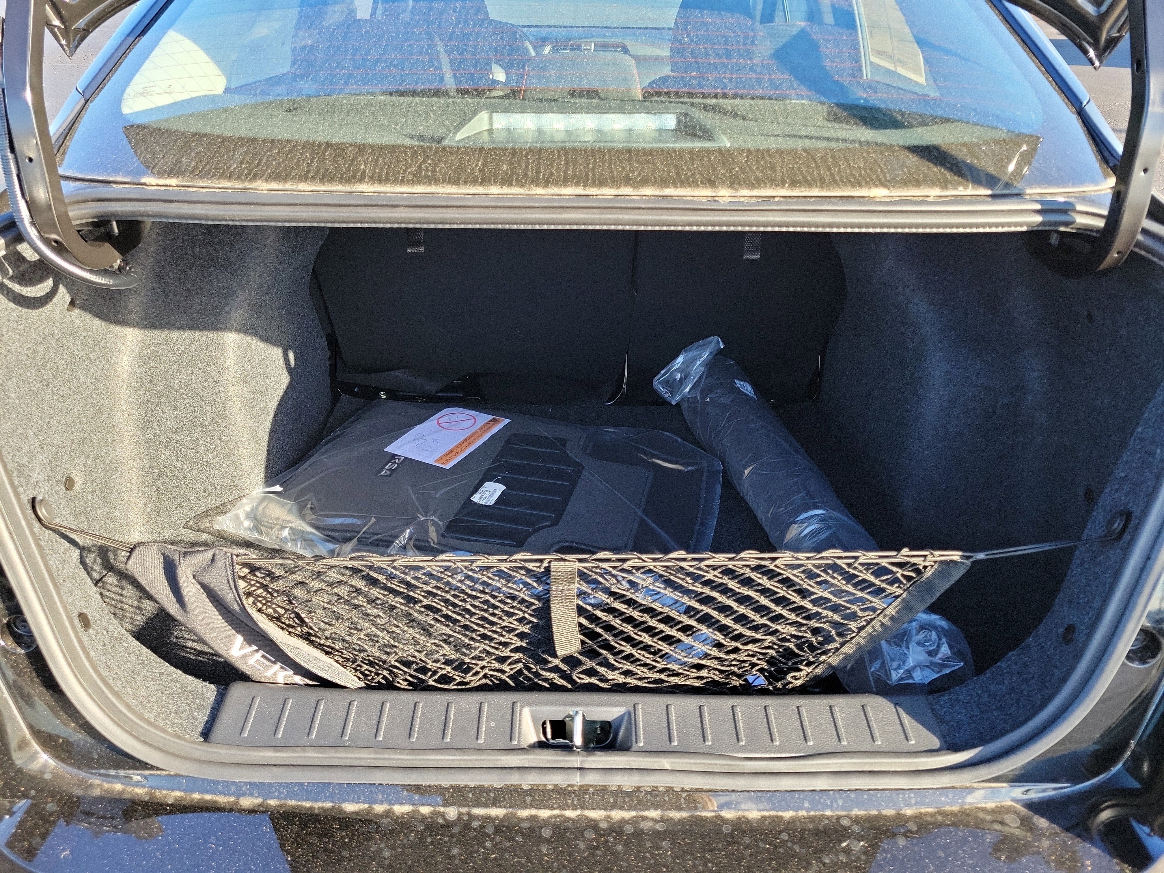 Used 2025 Nissan Versa SR w/ Trunk Package image 8