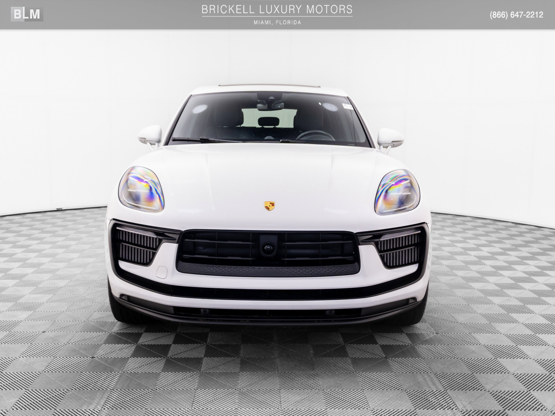 Used 2023 Porsche Macan S AWD/4WD image 8