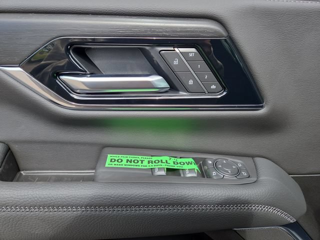 New 2026 GMC Yukon Denali w/ Denali Reserve Package AWD/4WD image 15