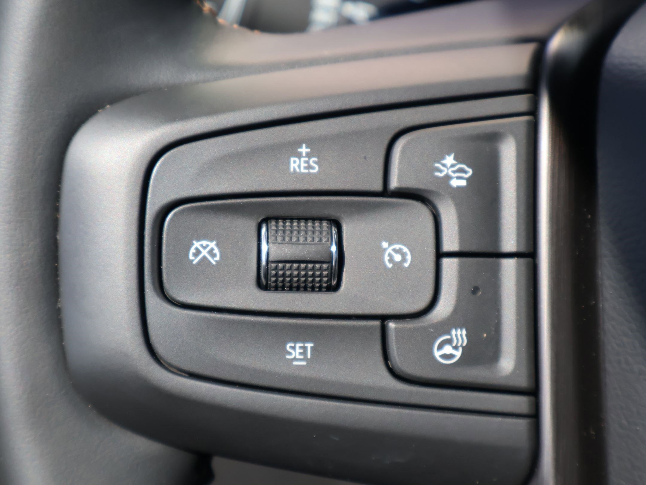 Used 2024 GMC Yukon XL AT4 w/ Technology Package AWD/4WD image 15