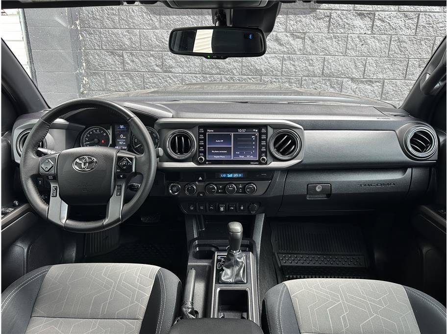 Used 2022 Toyota Tacoma TRD Sport w/ Technology Package AWD/4WD image 18