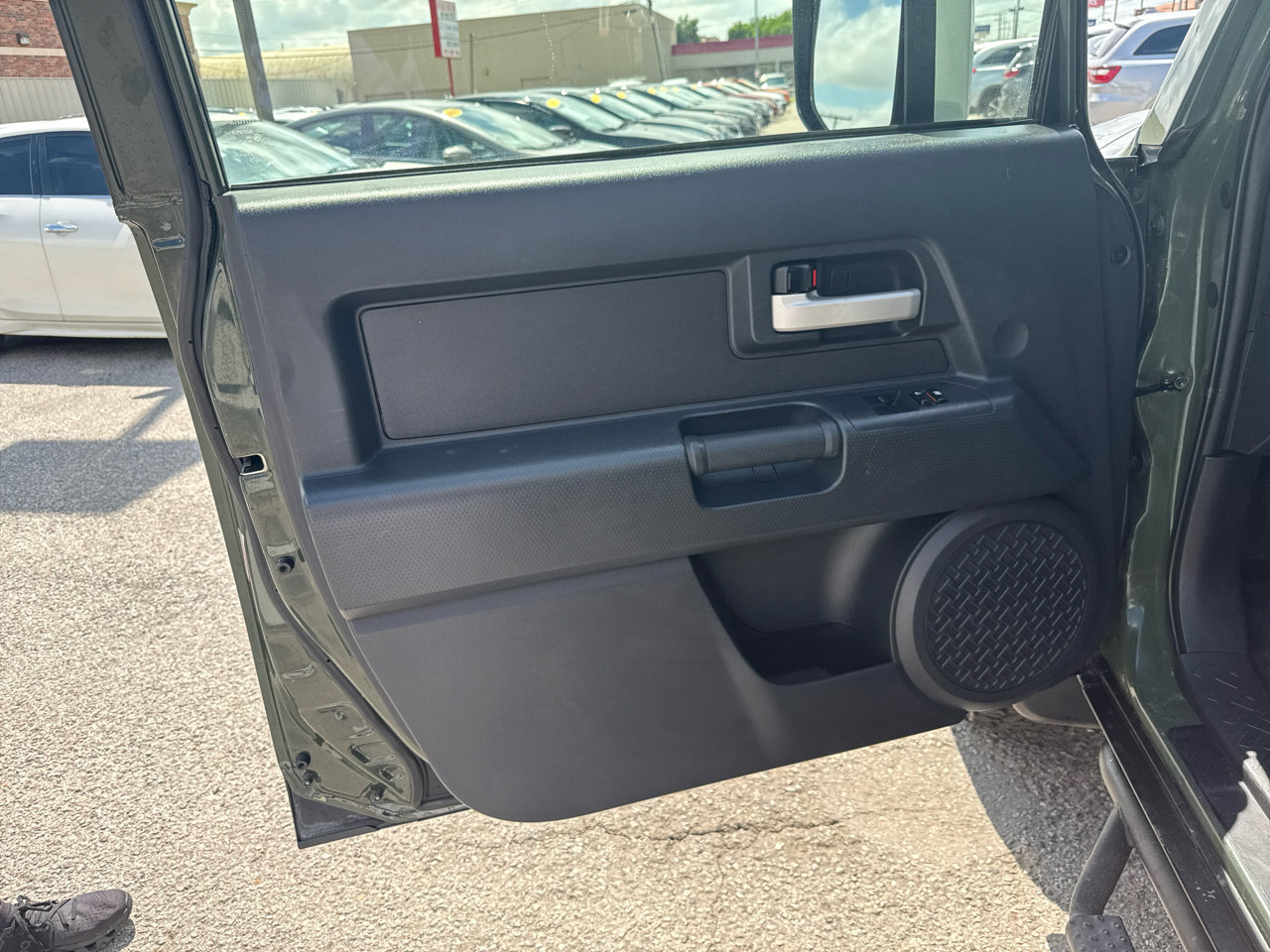 Used 2013 Toyota FJ Cruiser 2WD image 12