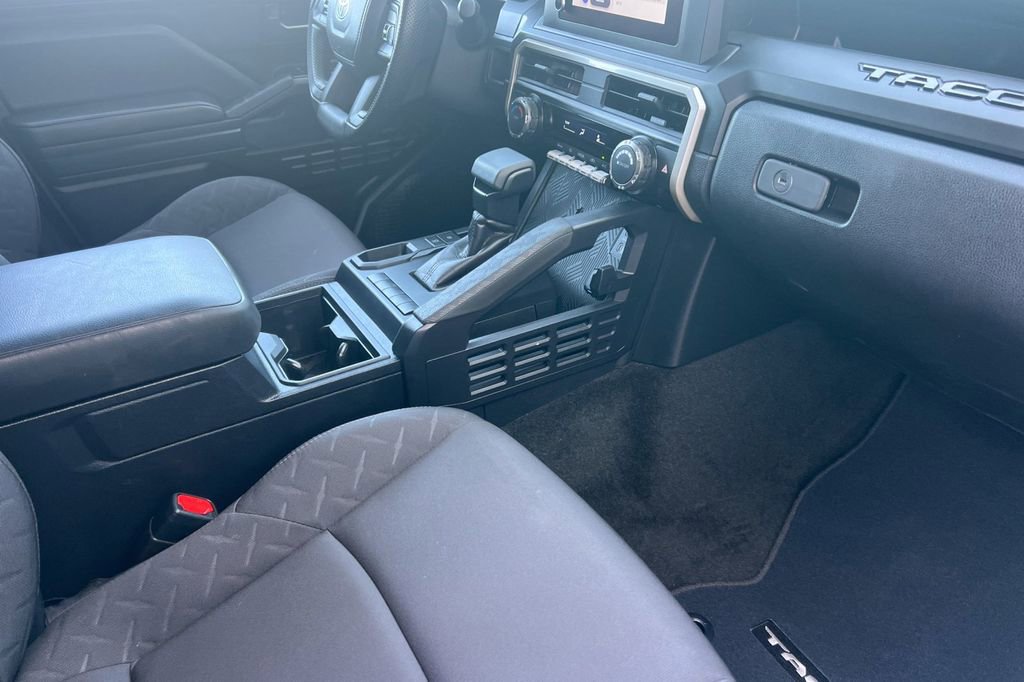 Used 2024 Toyota Tacoma SR image 19