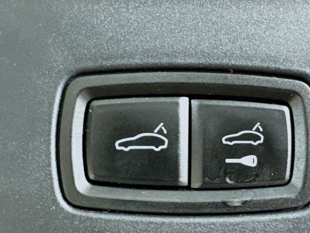 Used 2012 Porsche Panamera 4 image 32