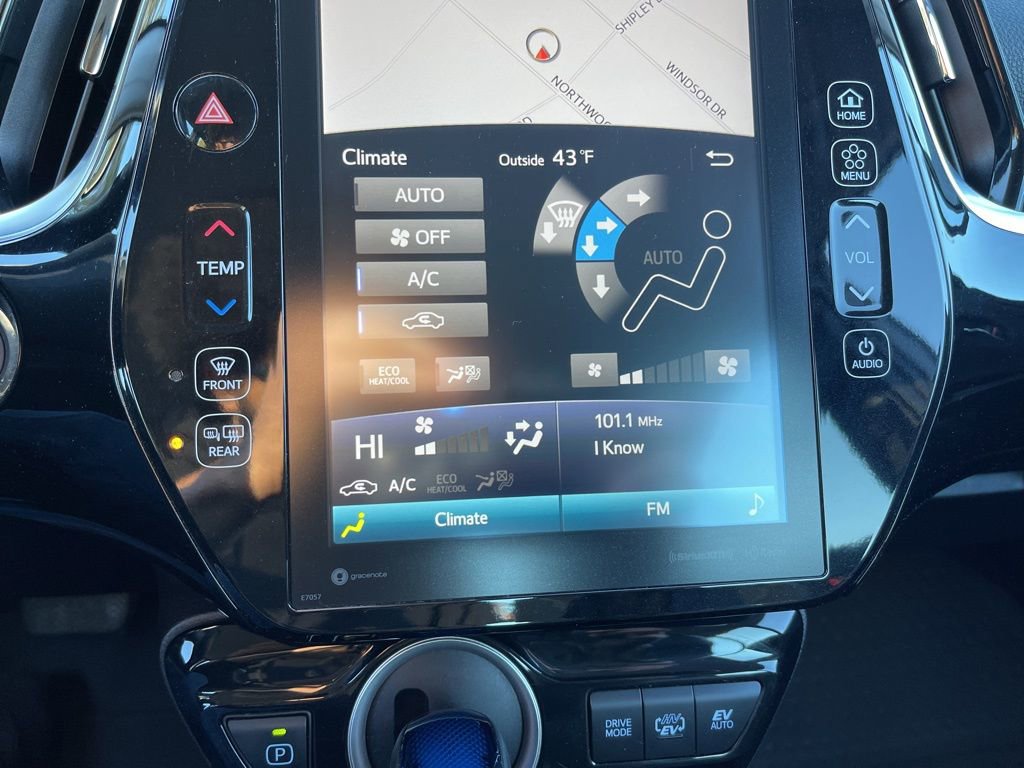 Used 2021 Toyota Prius Prime XLE image 12