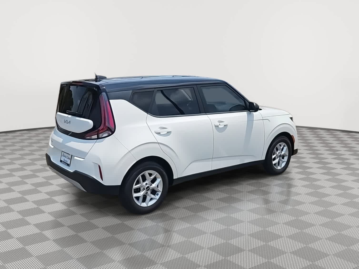 Used 2024 Kia Soul S FWD image 8