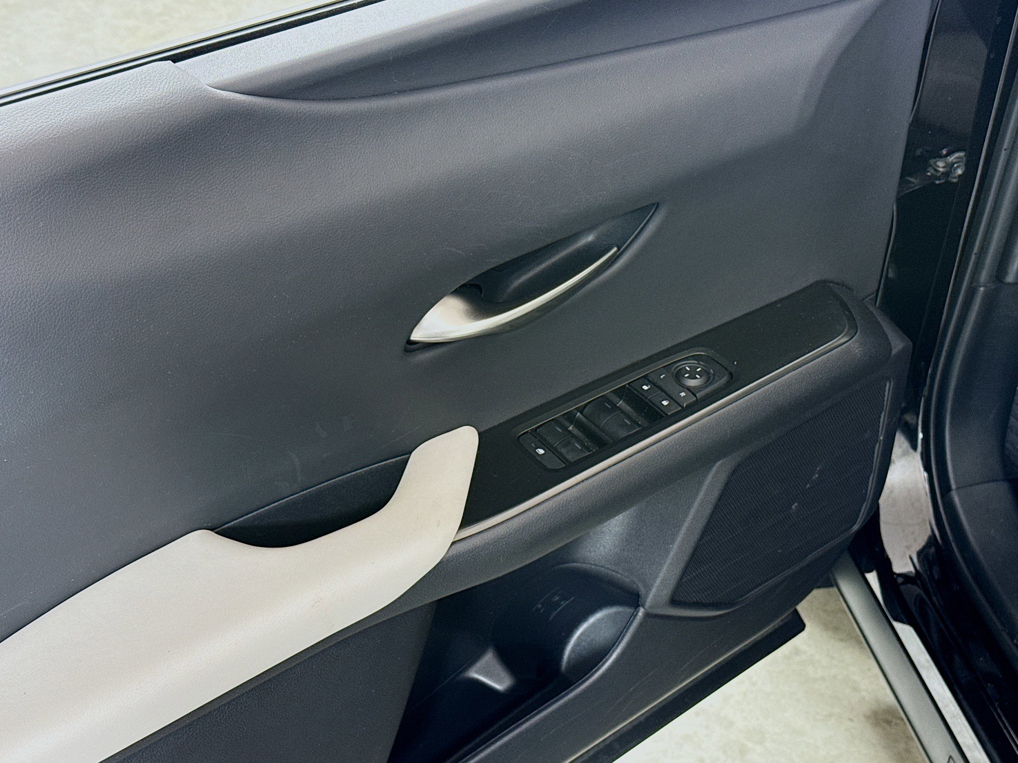 Used 2025 Lexus UX 300h AWD w/ Accessory Package (Z1) image 19