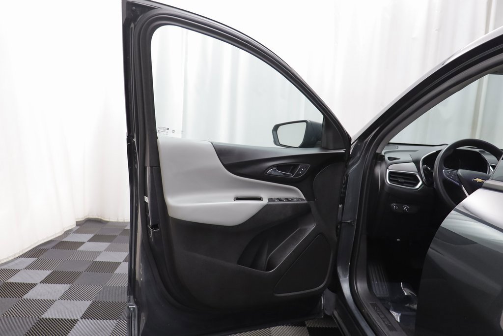 Used 2019 Chevrolet Equinox LS w/ LS Convenience Package image 4