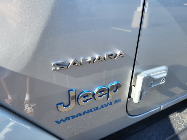 Used 2023 Jeep Wrangler Unlimited Sahara AWD/4WD image 11