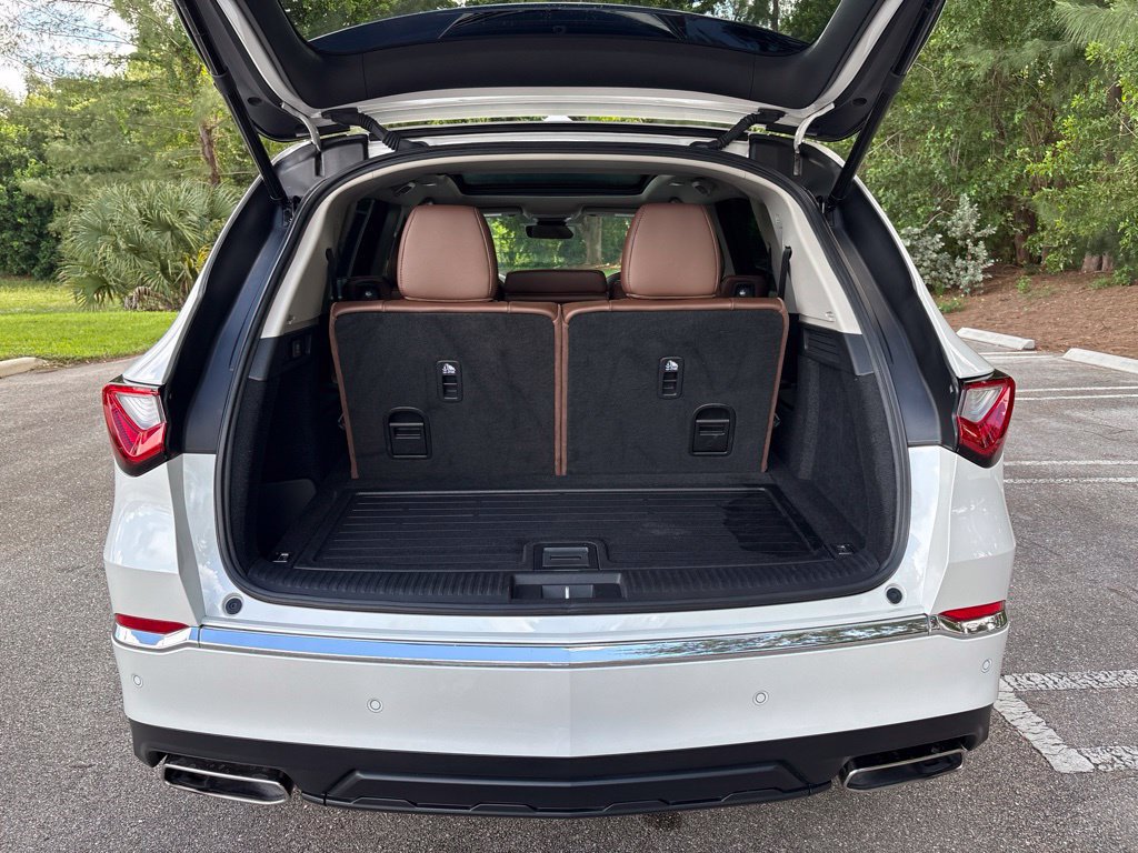 Used 2023 Acura MDX w/ Technology Package FWD image 28