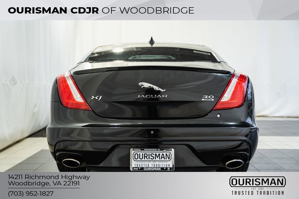 Used 2019 Jaguar XJ R-Sport image 6