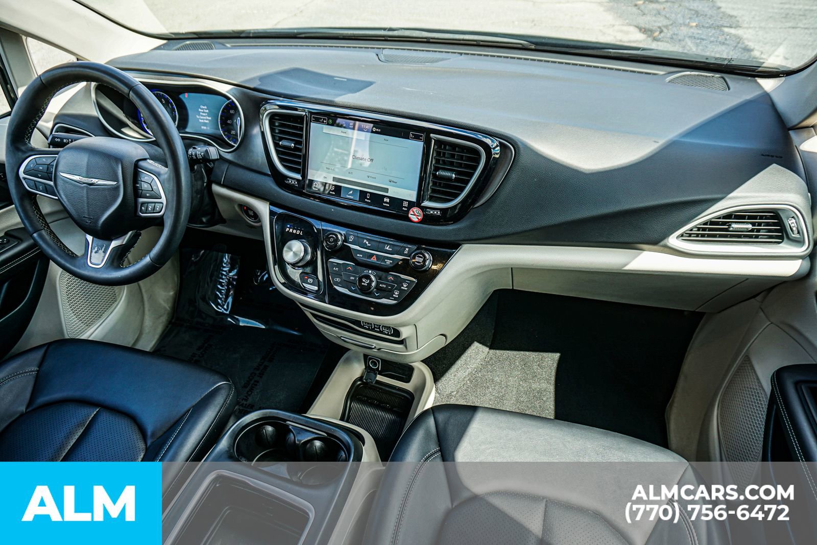 Used 2024 Chrysler Pacifica Touring-L image 26