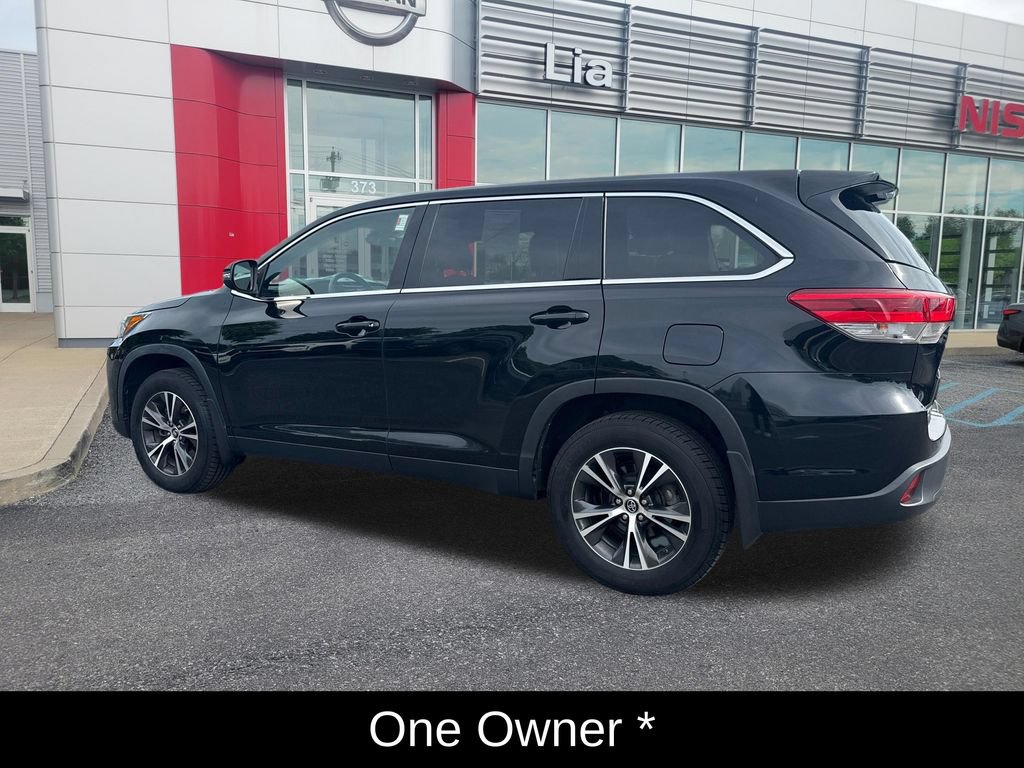 Used 2019 Toyota Highlander LE AWD/4WD image 8