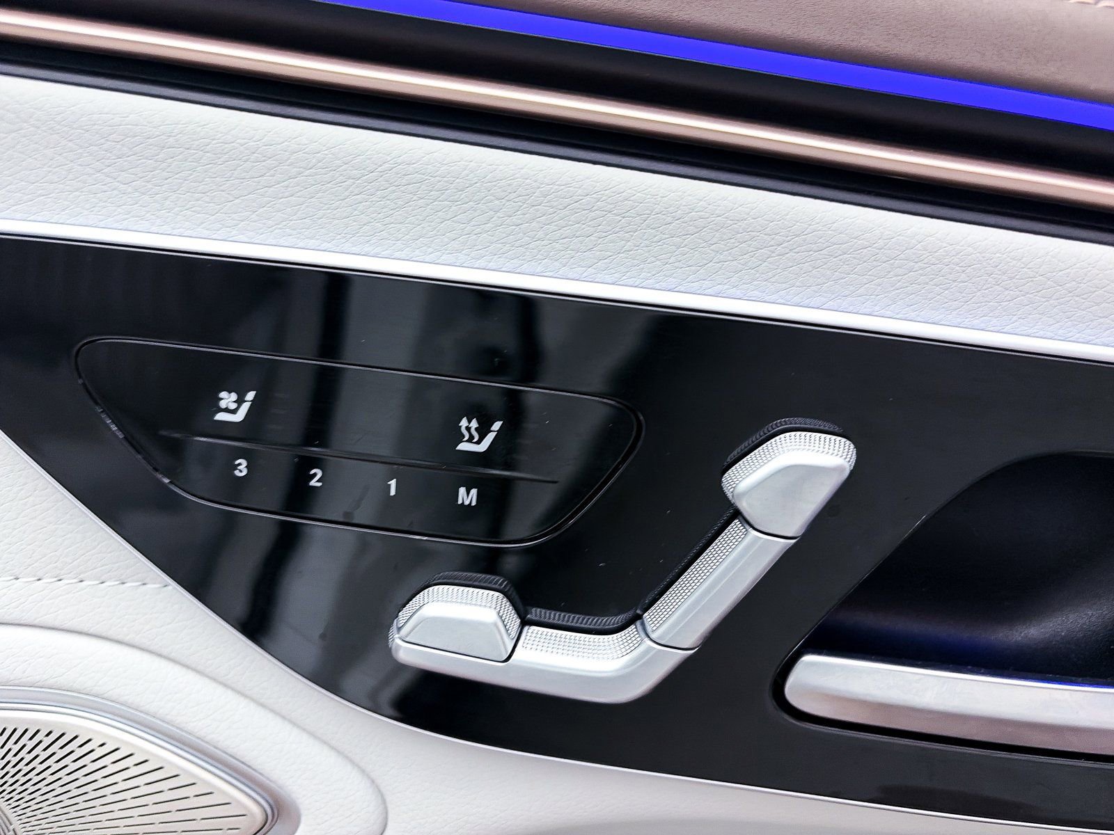 Used 2022 Mercedes-Benz EQS 580 4MATIC Sedan image 35