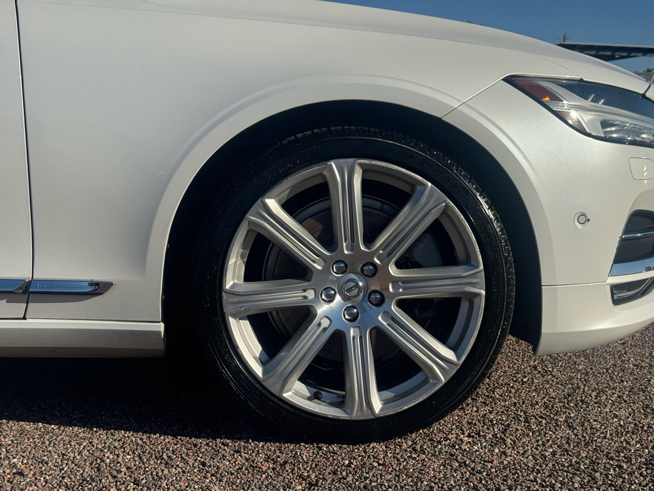 Used 2018 Volvo S90 T6 Inscription w/ Convenience Package image 15