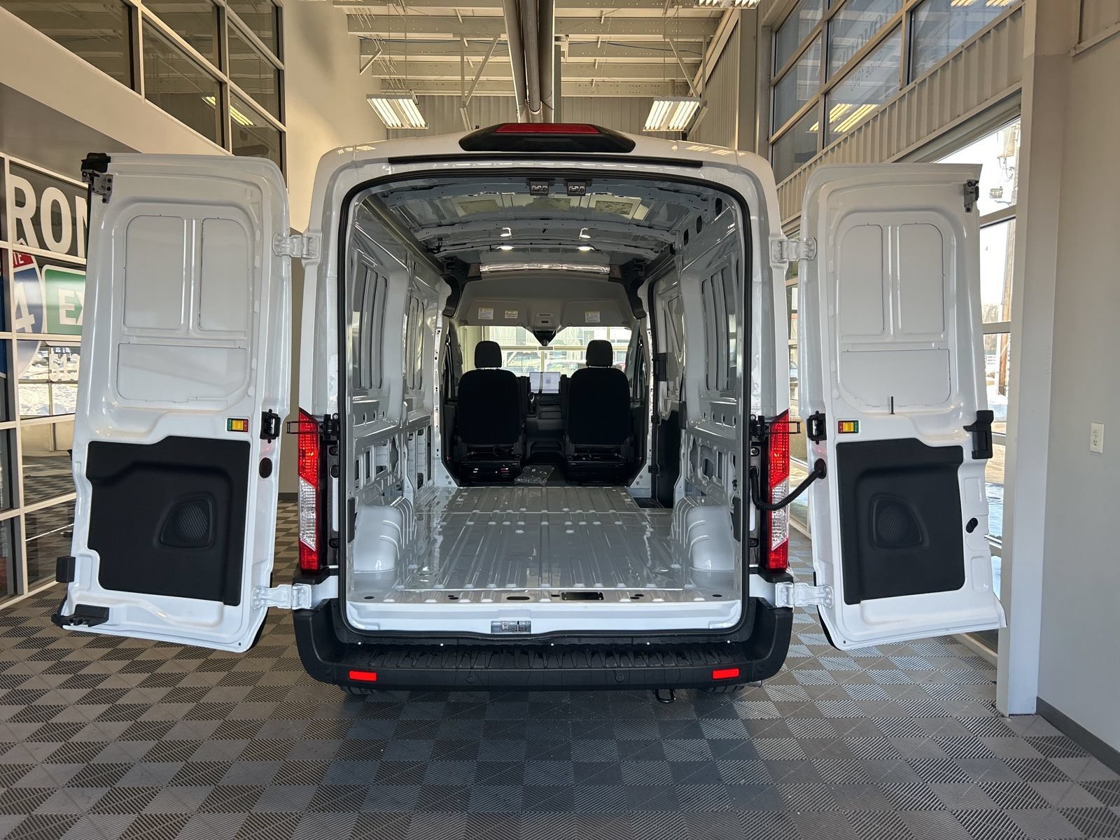 New 2026 Ford Transit 250 148 Medium Roof RWD image 9