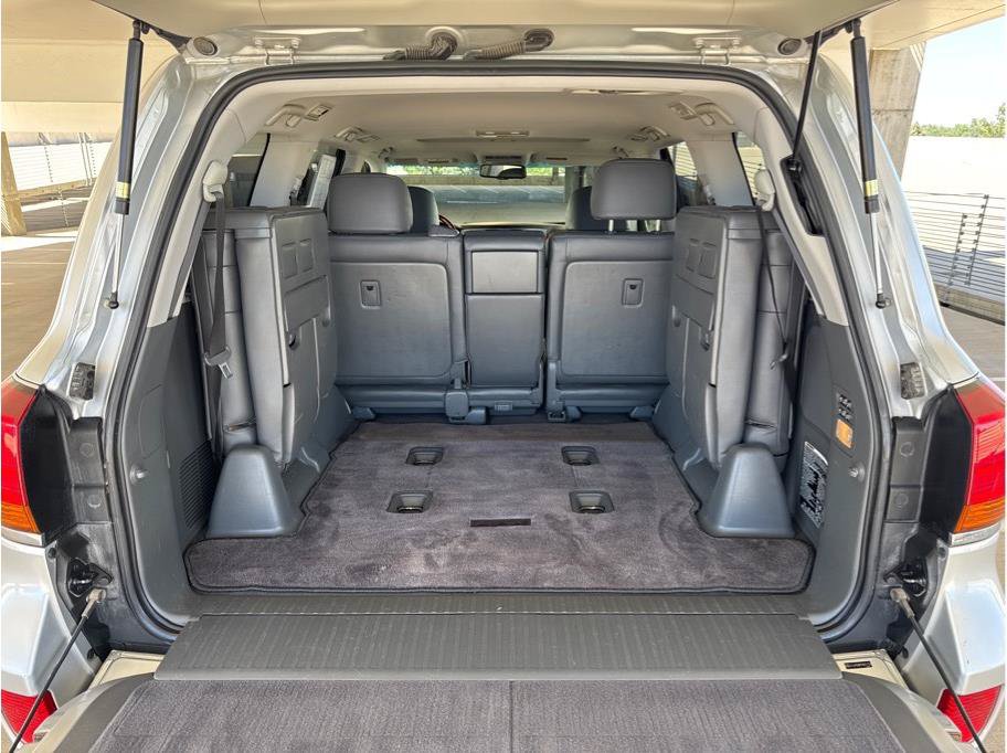 Used 2009 Lexus LX 570 4WD w/ Preferred Accessory Pkg image 13