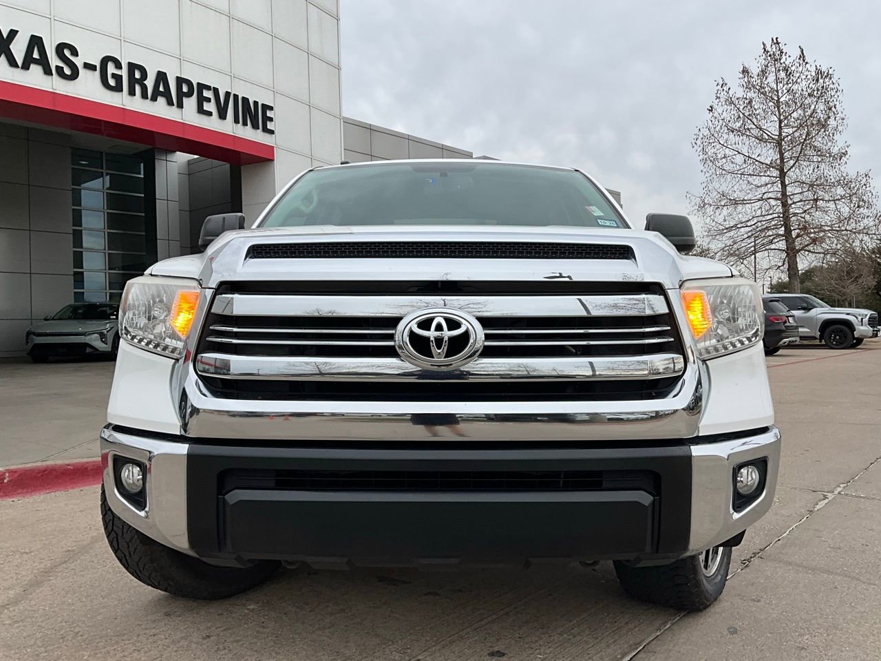 Used 2017 Toyota Tundra SR5 image 4