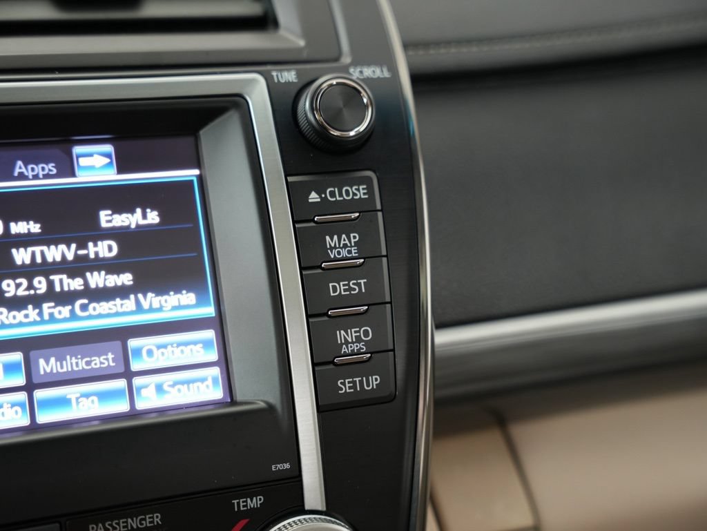 Used 2013 Toyota Camry XLE w/ Leather Pkg FWD image 25