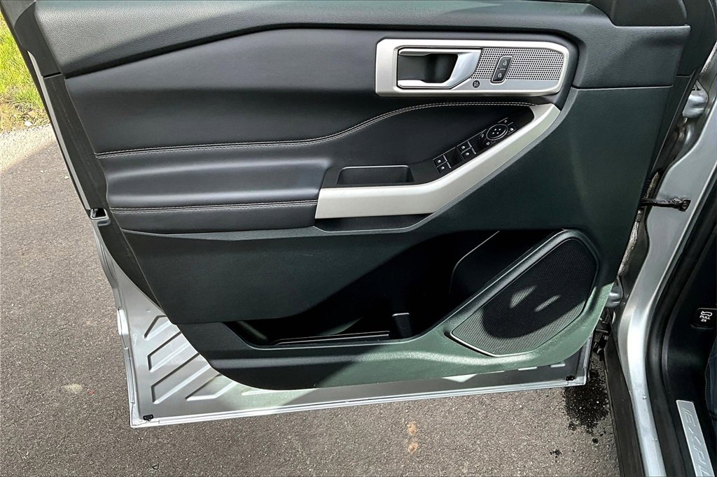 Used 2024 Ford Explorer Limited image 22