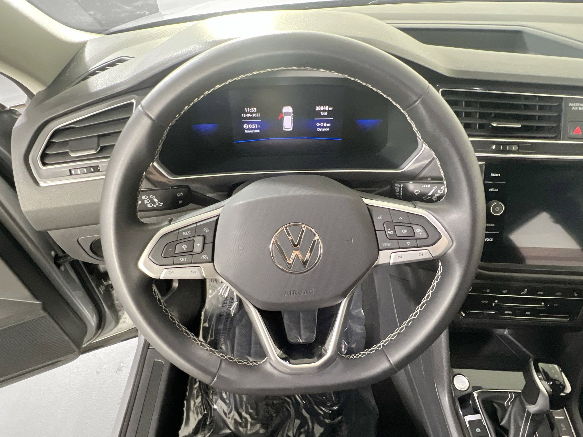 Used 2022 Volkswagen Tiguan SE AWD/4WD image 11