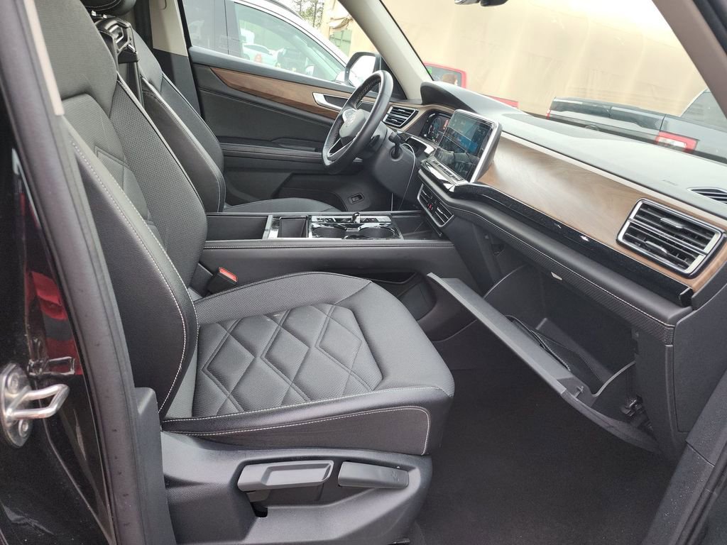 Used 2024 Volkswagen Atlas SE image 8