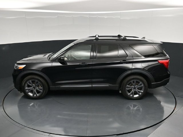 Used 2023 Ford Explorer XLT w/ XLT Sport Appearance Package AWD/4WD image 52