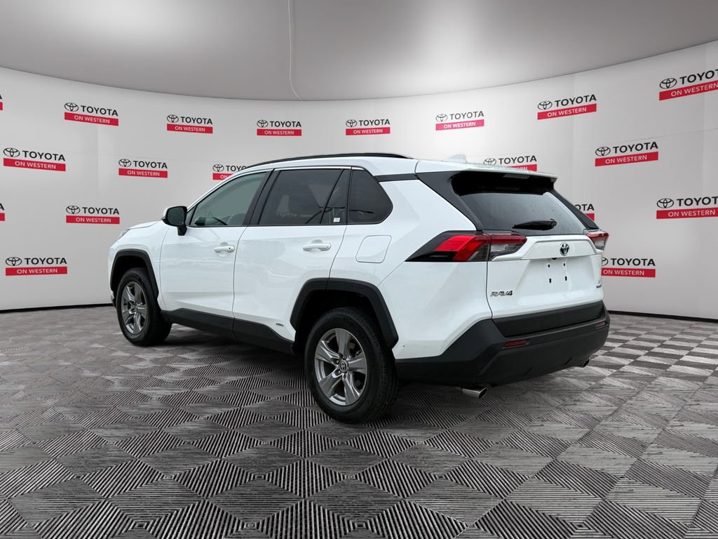 Certified 2024 Toyota RAV4 LE AWD/4WD image 5