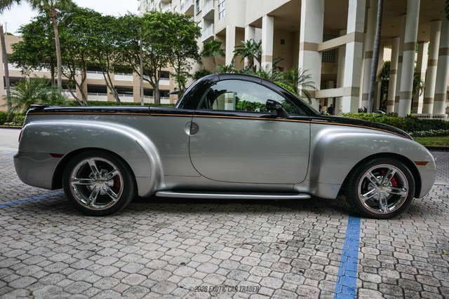 Used 2006 Chevrolet SSR w/ Preferred Equipment Group RWD image 18