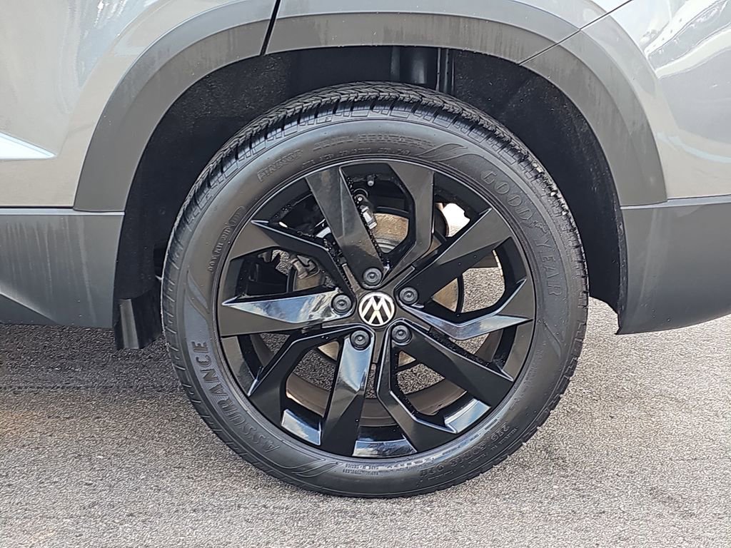 Used 2022 Volkswagen Taos SE w/ Panoramic Sunroof Package image 36