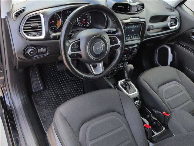 Used 2018 Jeep Renegade Latitude w/ Cold Weather Group AWD/4WD image 13