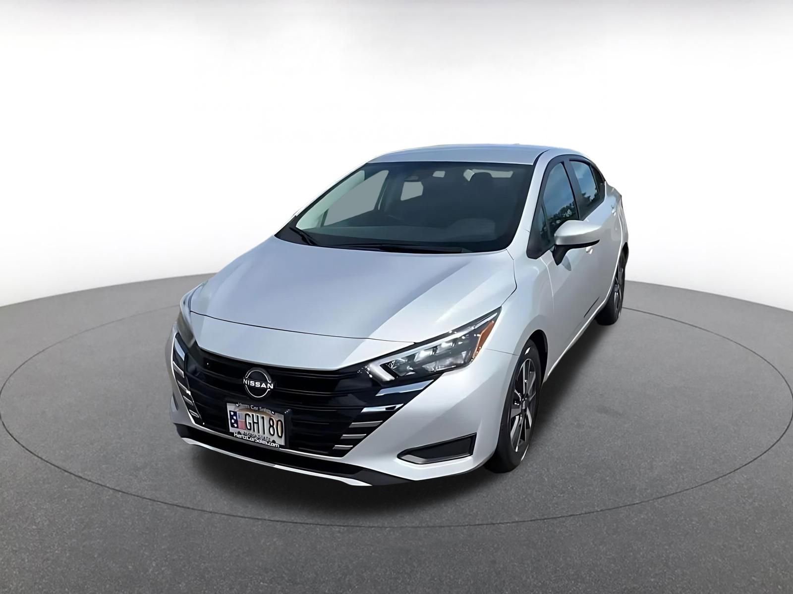 Used 2025 Nissan Versa SV image 7