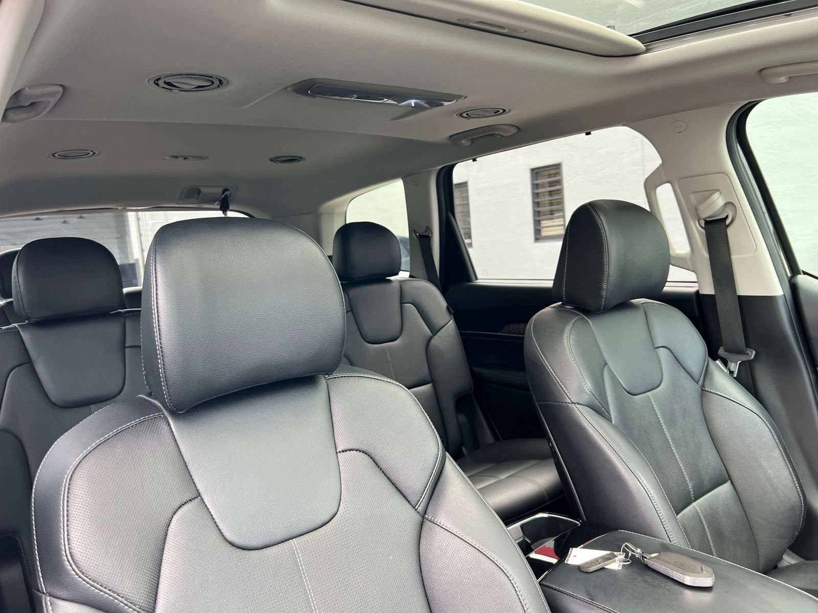 Used 2025 Kia Telluride EX w/ EX Captain's Chair Package FWD image 67