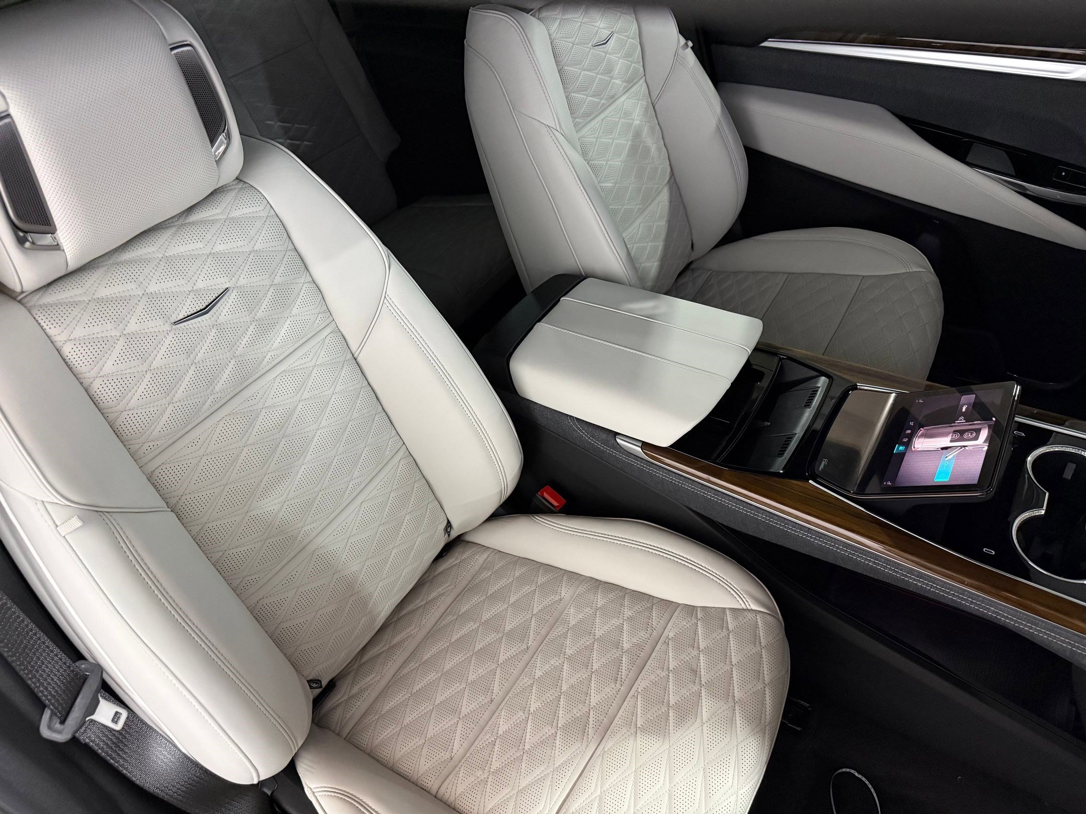 New 2026 Cadillac Escalade ESV Platinum Sport AWD/4WD image 61