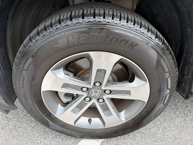 Used 2025 Honda Pilot EX-L image 11