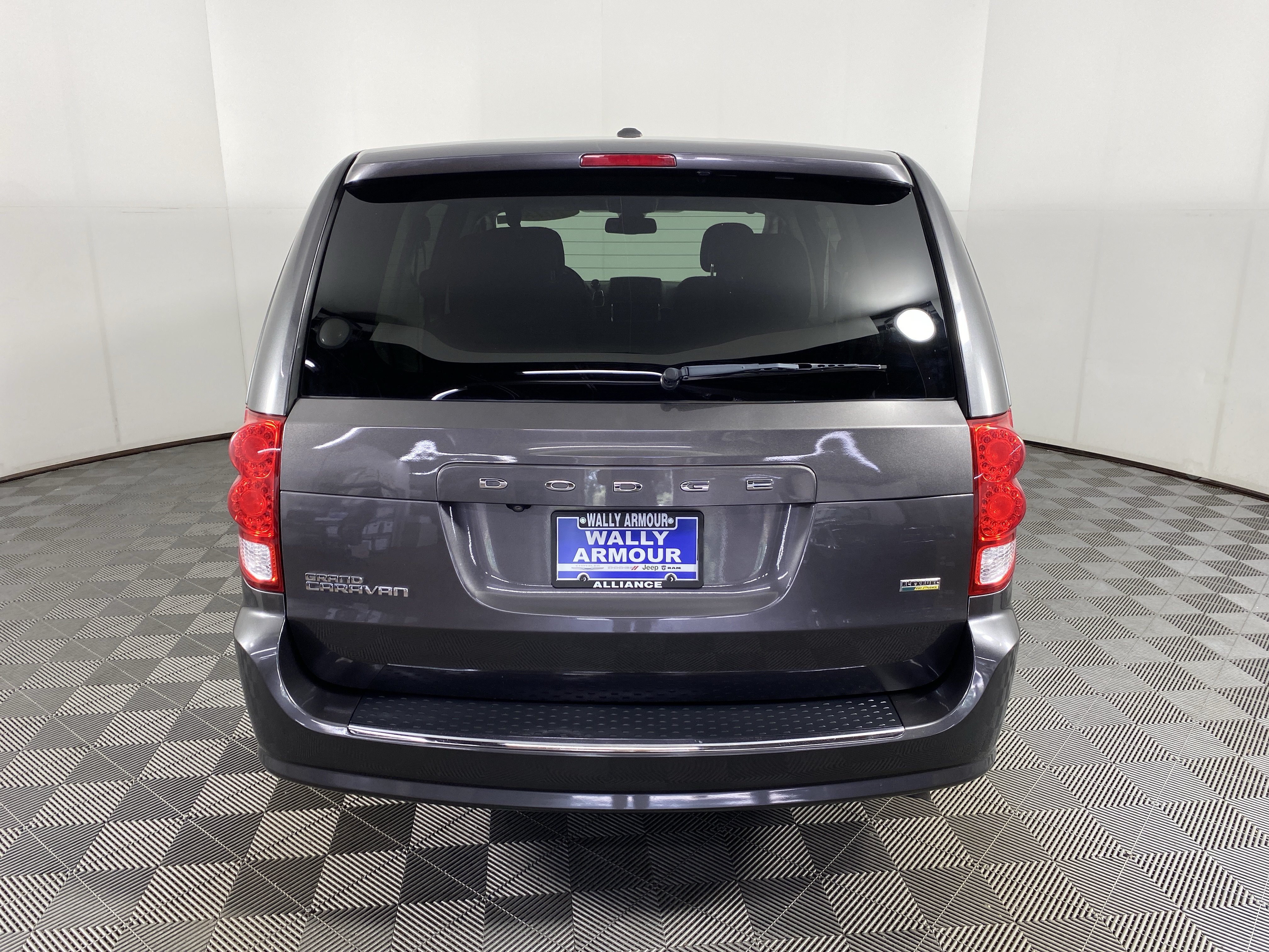 Used 2018 Dodge Grand Caravan SE w/ UConnect Hands-Free Group FWD image 7