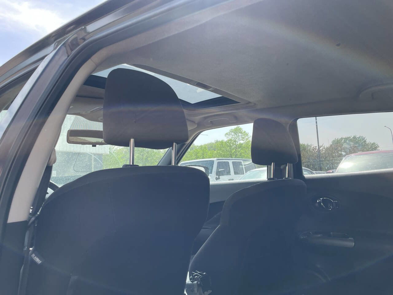 Used 2015 Nissan Juke SV image 12