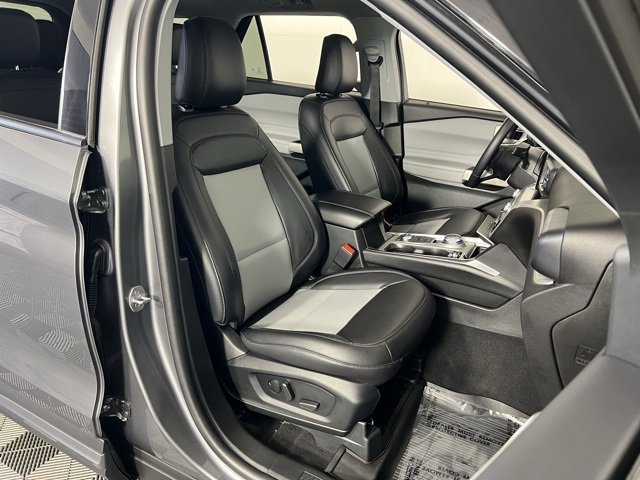 Used 2023 Ford Explorer XLT w/ XLT Sport Appearance Package image 34