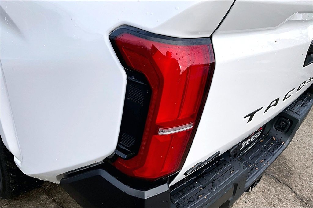 Used 2025 Toyota Tacoma SR image 29