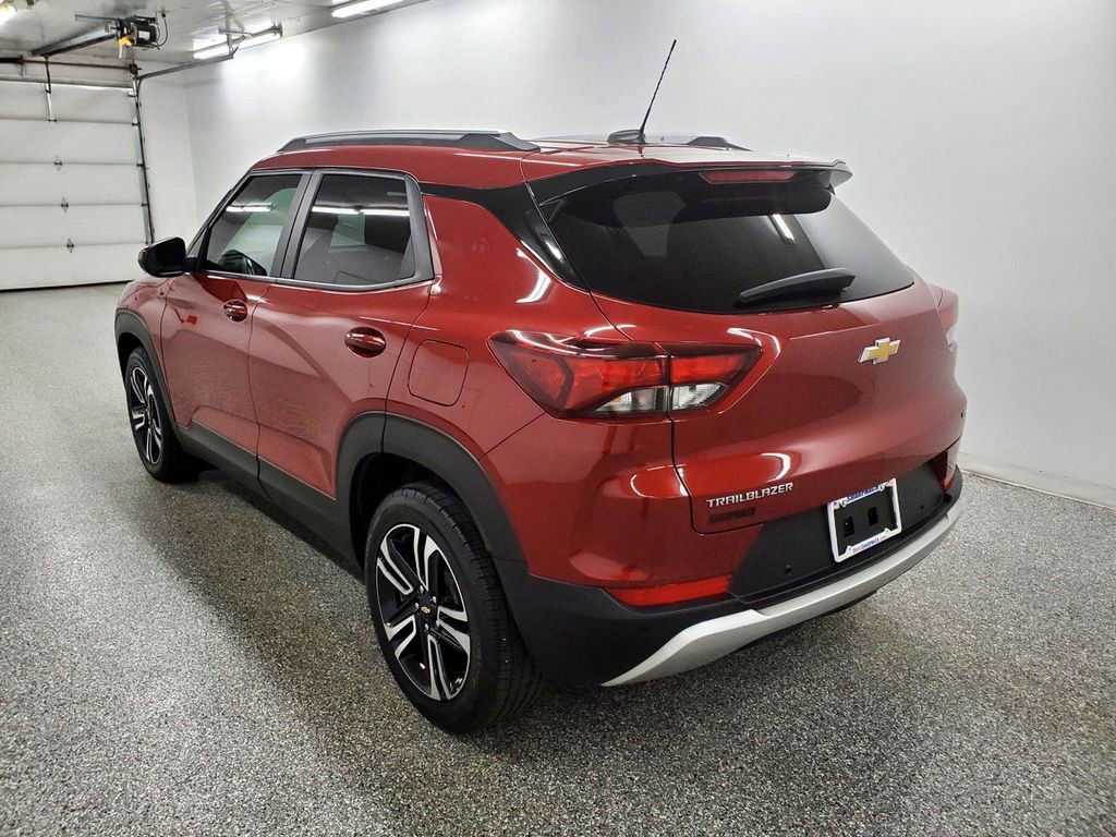 Certified 2021 Chevrolet TrailBlazer LT w/ Premium Seating Package image 6