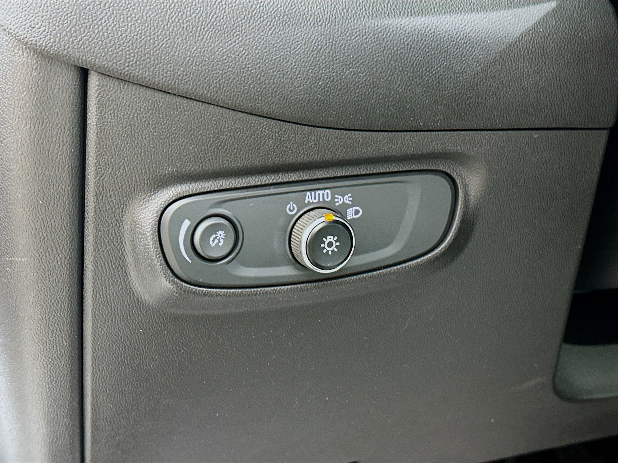 Used 2022 Chevrolet Equinox LS w/ LS Convenience Package image 10