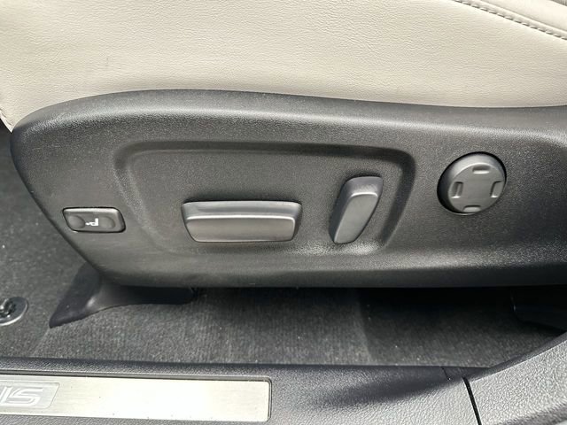 Used 2022 Lexus RX 450h AWD w/ Luxury Package image 12