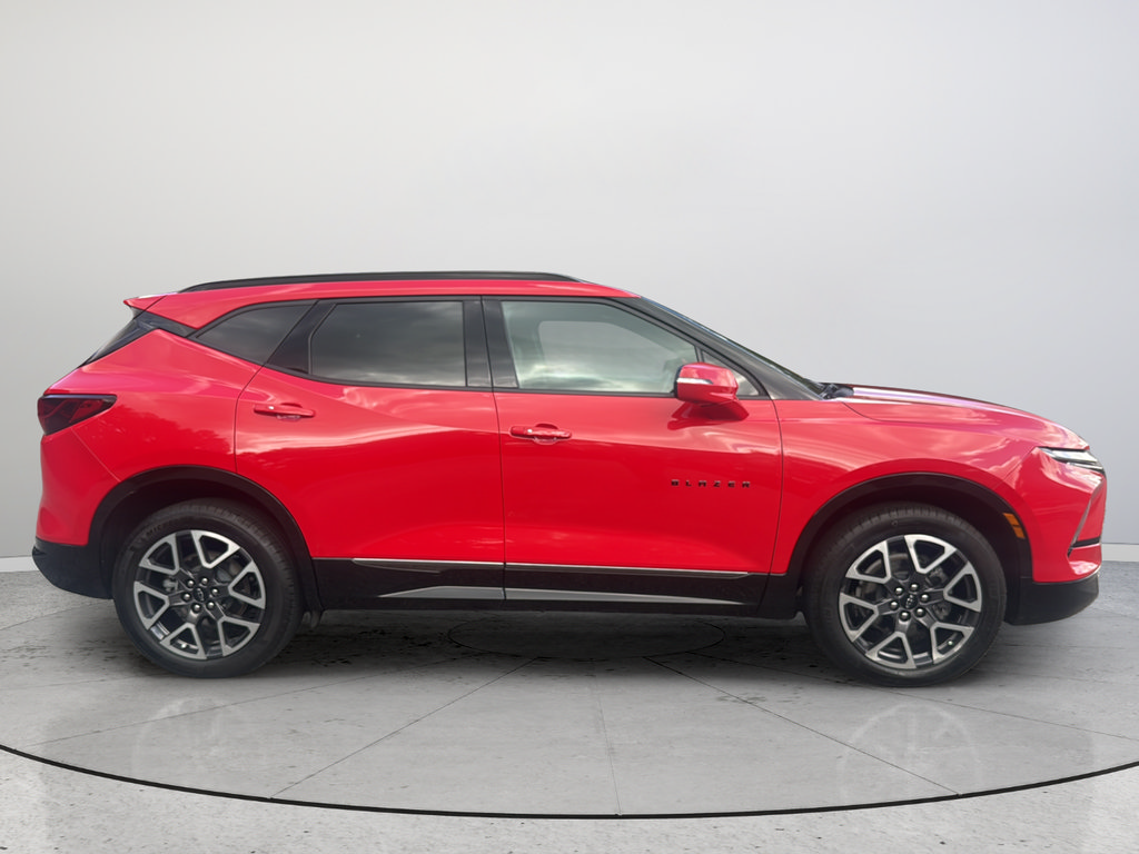 Certified 2023 Chevrolet Blazer RS w/ Driver Confidence II Package FWD image 5